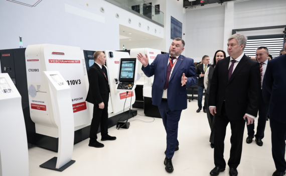 Алексей Русских открыл Межрегиональный технологический форум по развитию станкостроения и робототехники в Ульяновской области